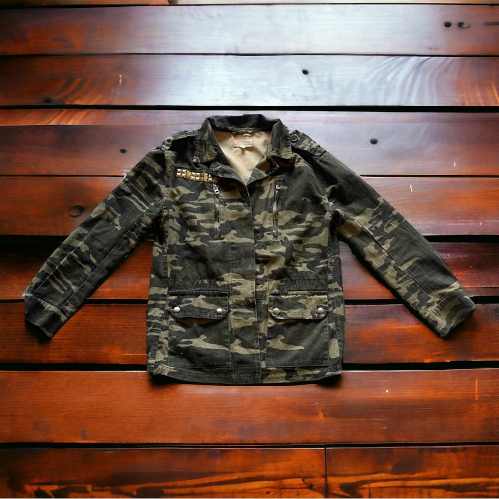 L’ATISTE Camouflage utility shirt